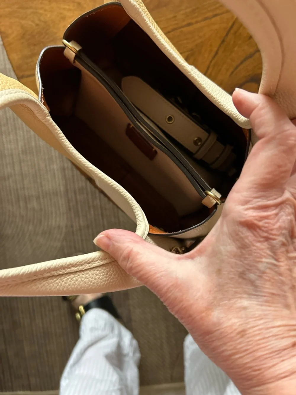 Coach Two-Tone Beige/Tan Pebbled Leather Shoulder Bag - Picture 4 of 5